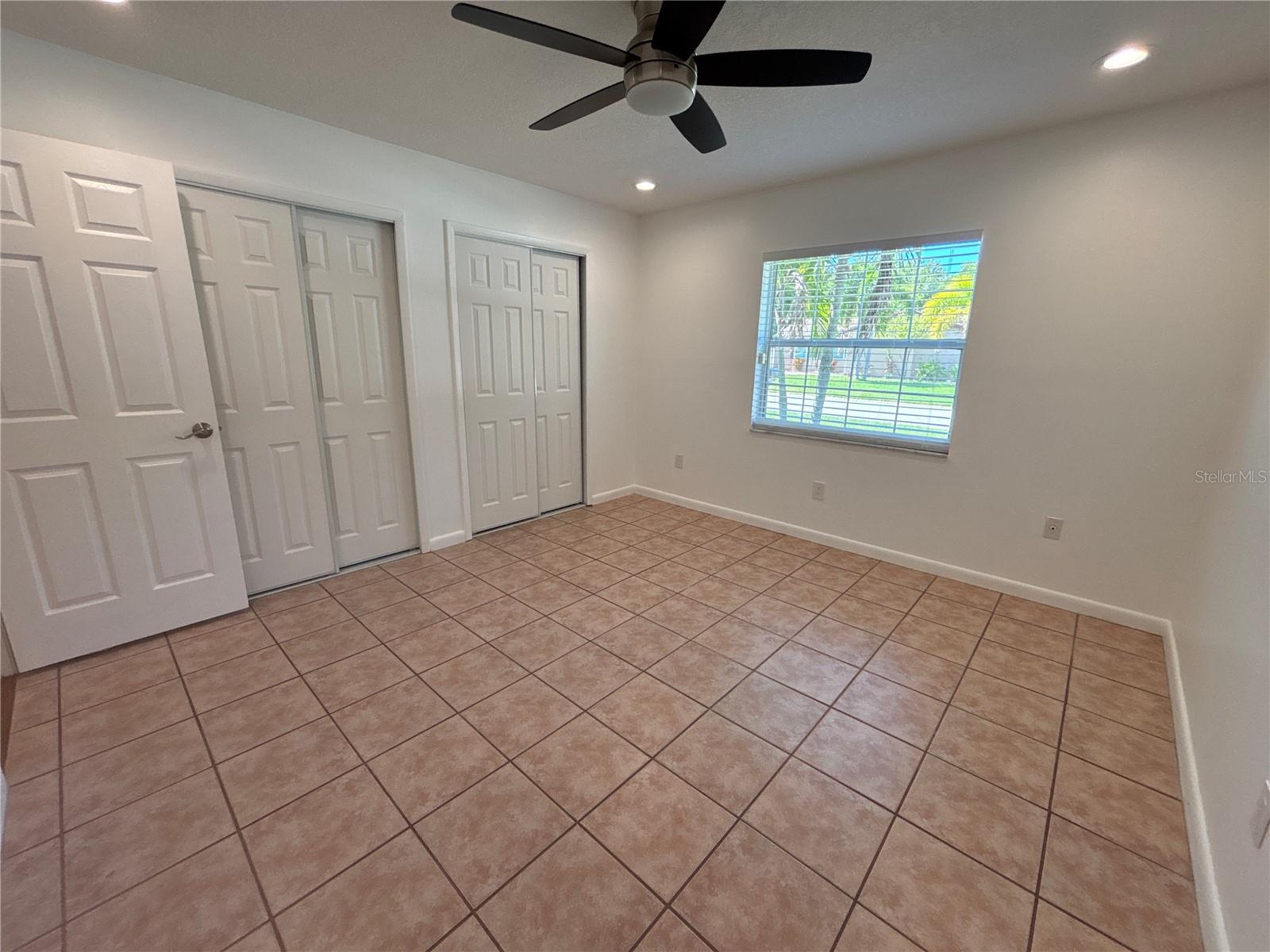 Image 13 of 33 For 1863 Oak Street