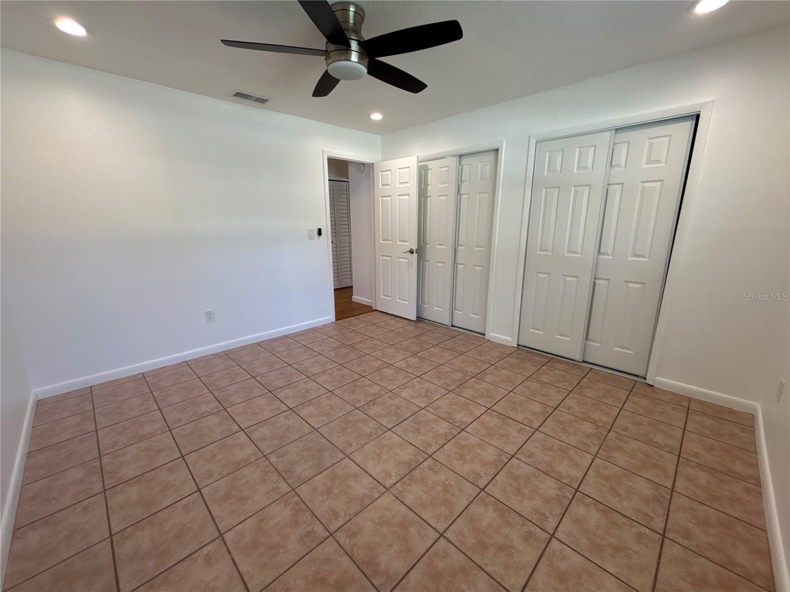 Image 14 of 33 For 1863 Oak Street