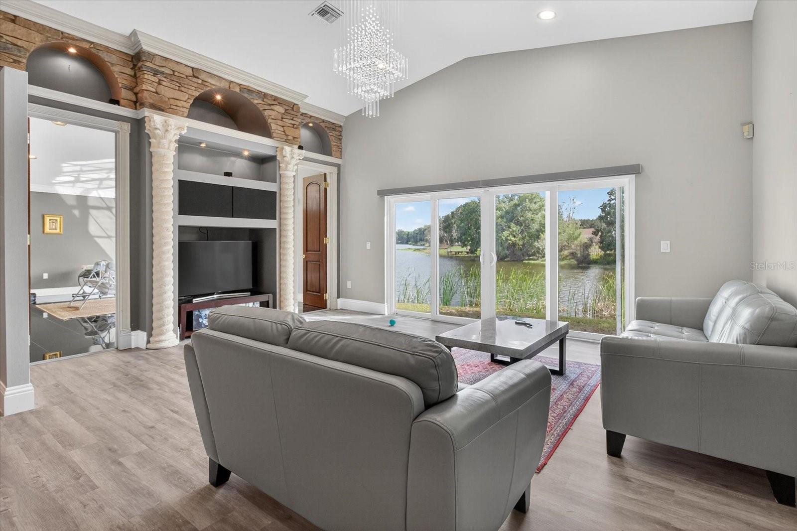 Image 16 of 85 For 3238 Cullendale Drive