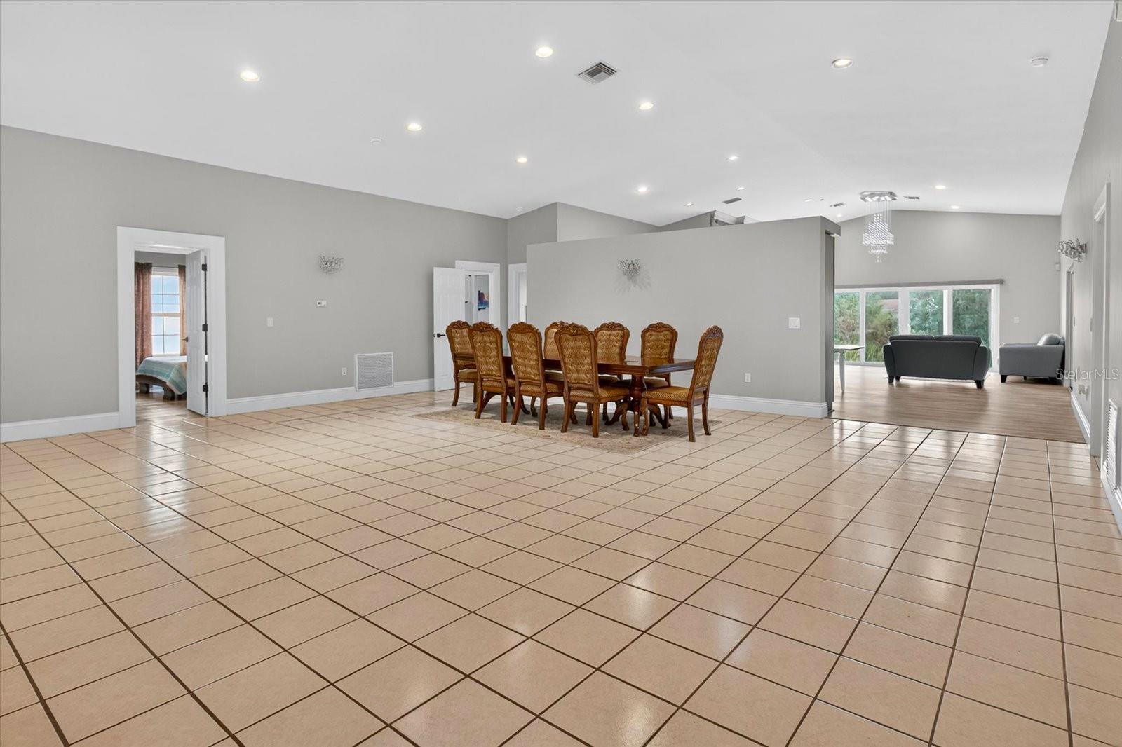 Image 8 of 85 For 3238 Cullendale Drive