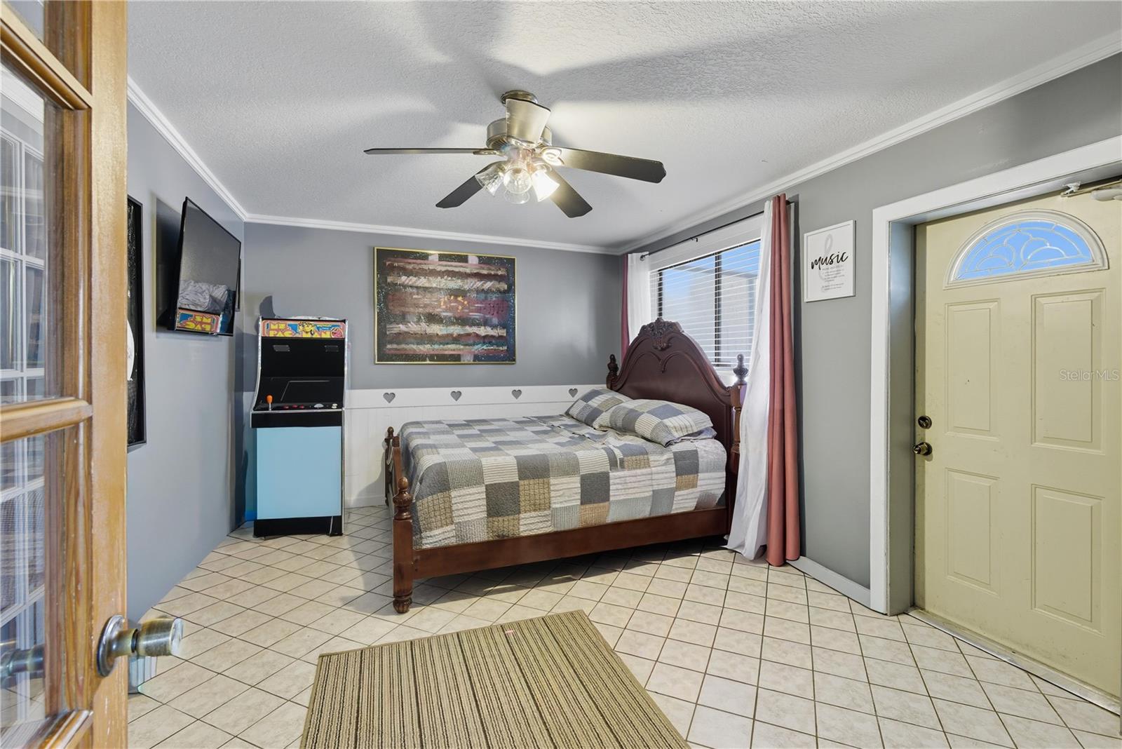 Image 13 of 27 For 16034 Pine Ridge Drive