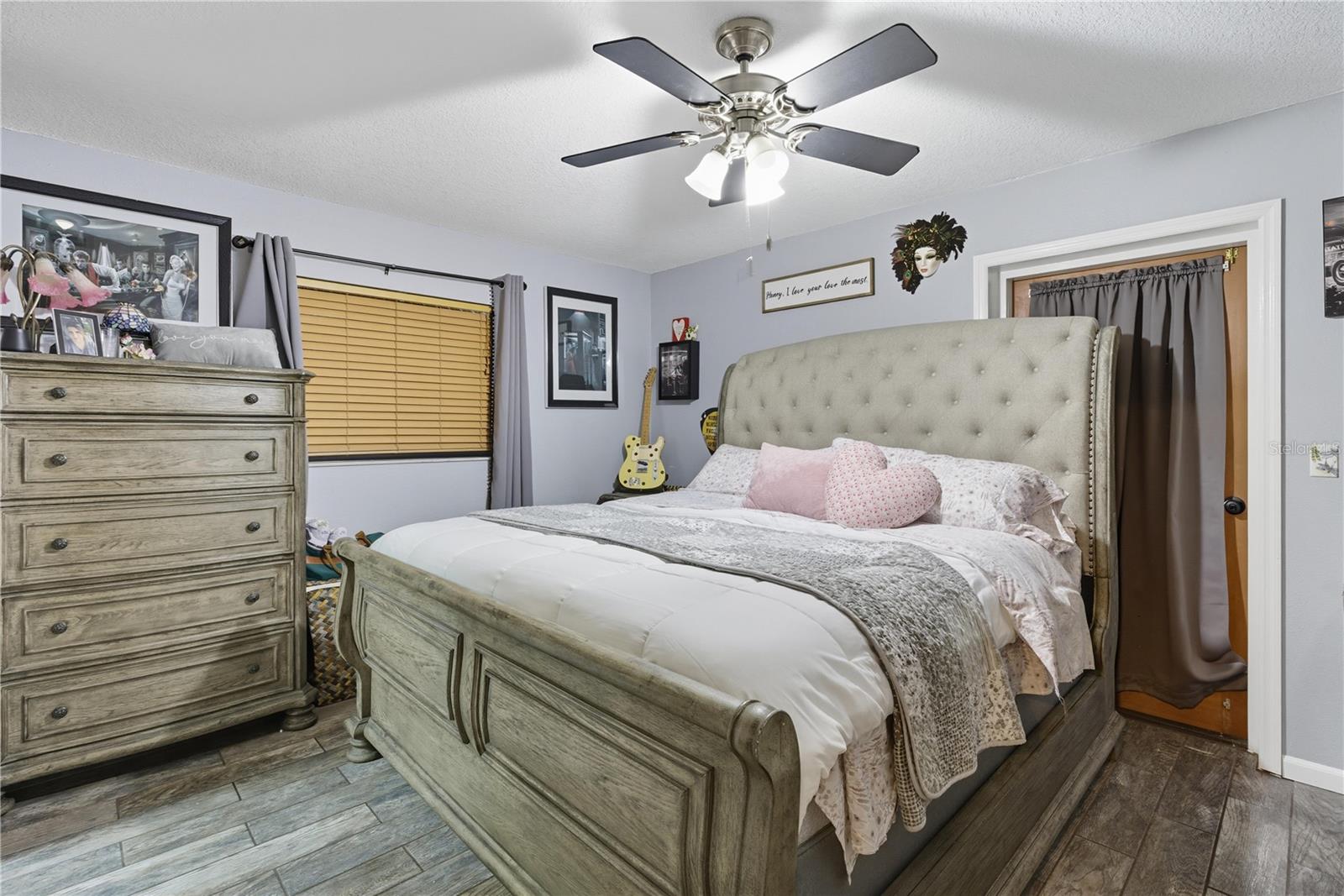 Image 17 of 27 For 16034 Pine Ridge Drive
