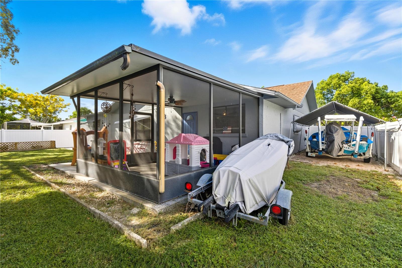 Image 20 of 27 For 16034 Pine Ridge Drive