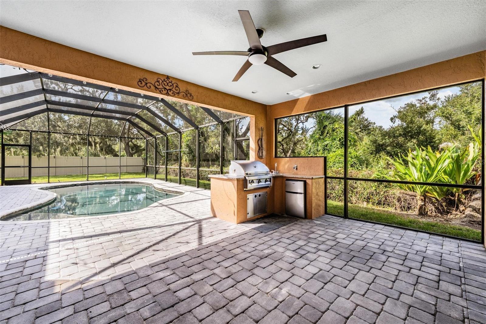Image 48 of 59 For 7900 Umbrella Pine Way