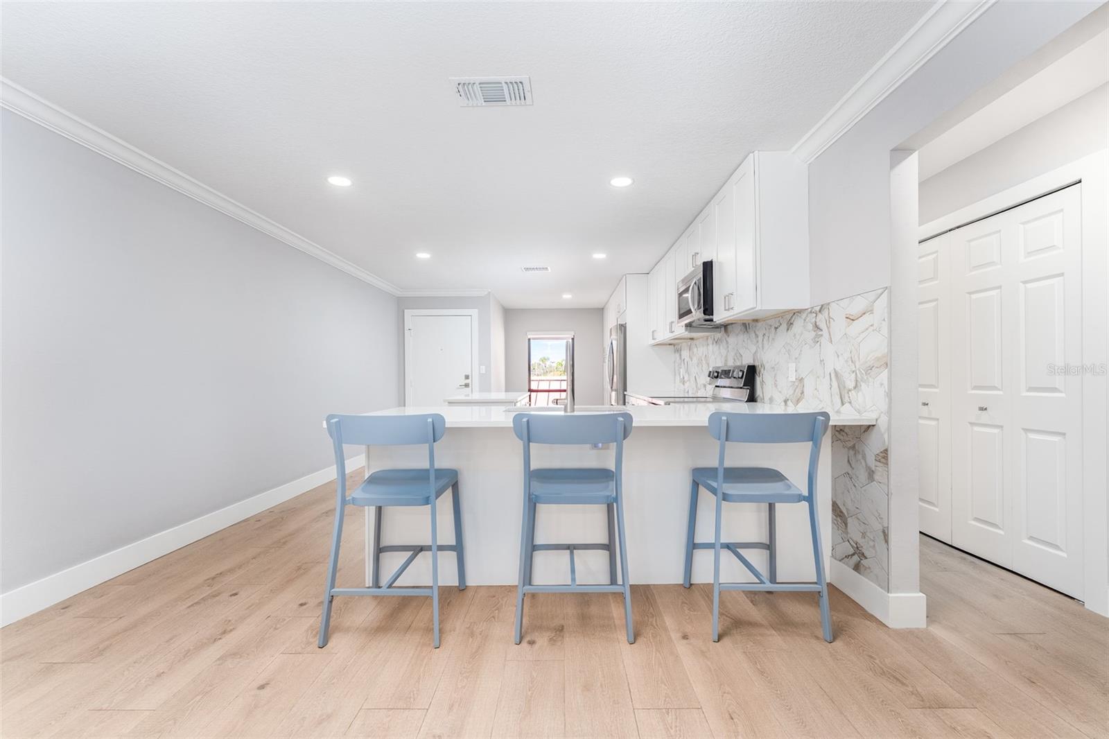 Image 10 of 33 For 4720 Brittany Drive S 139