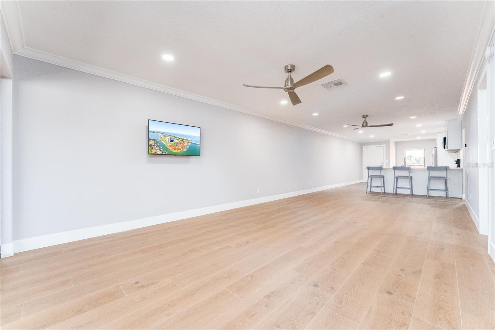 Image 11 of 33 For 4720 Brittany Drive S 139