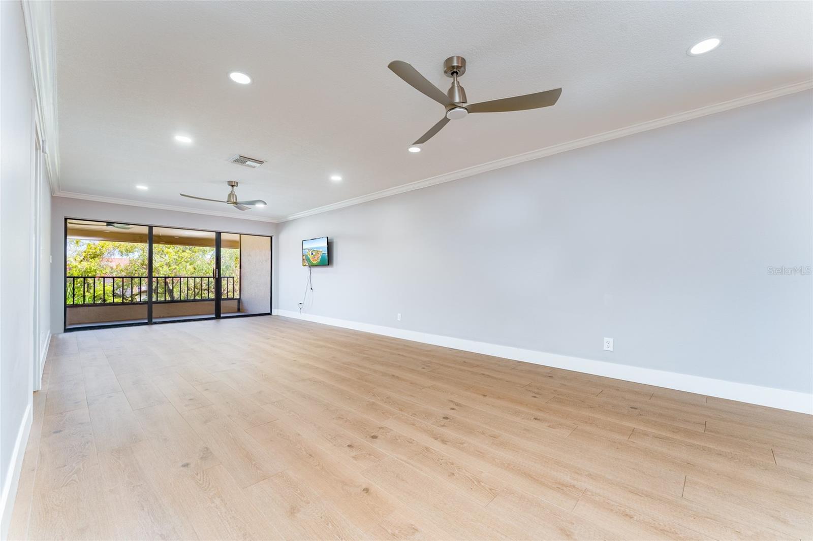 Image 13 of 33 For 4720 Brittany Drive S 139