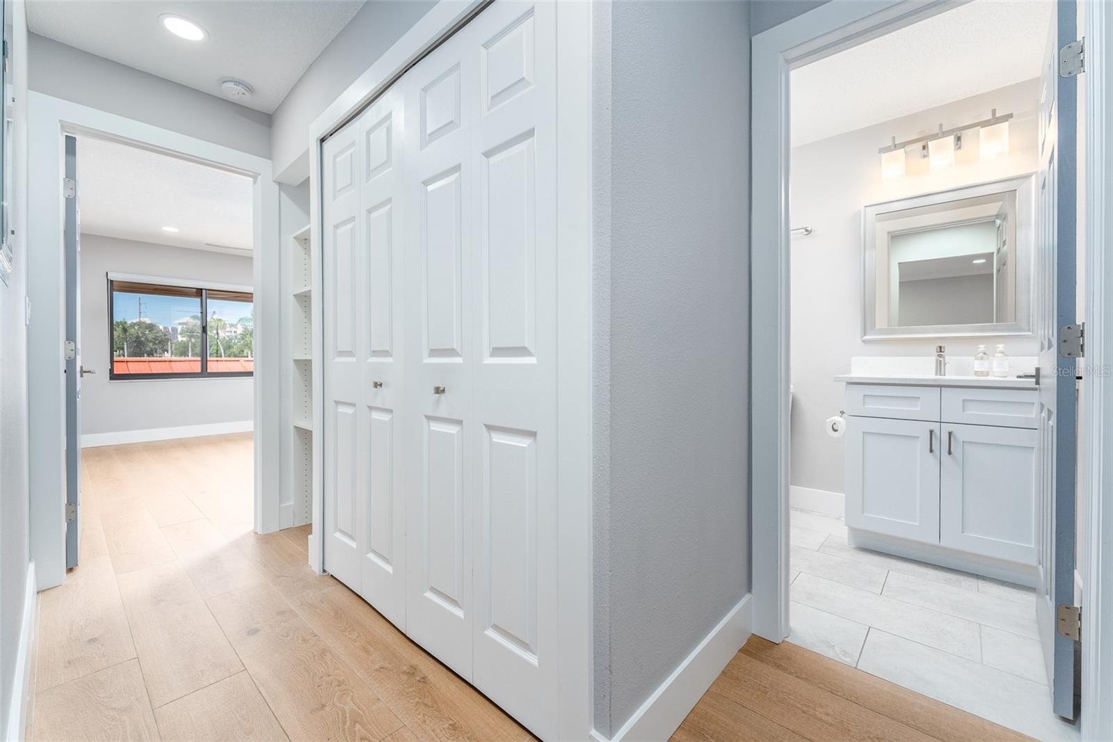 Image 21 of 33 For 4720 Brittany Drive S 139