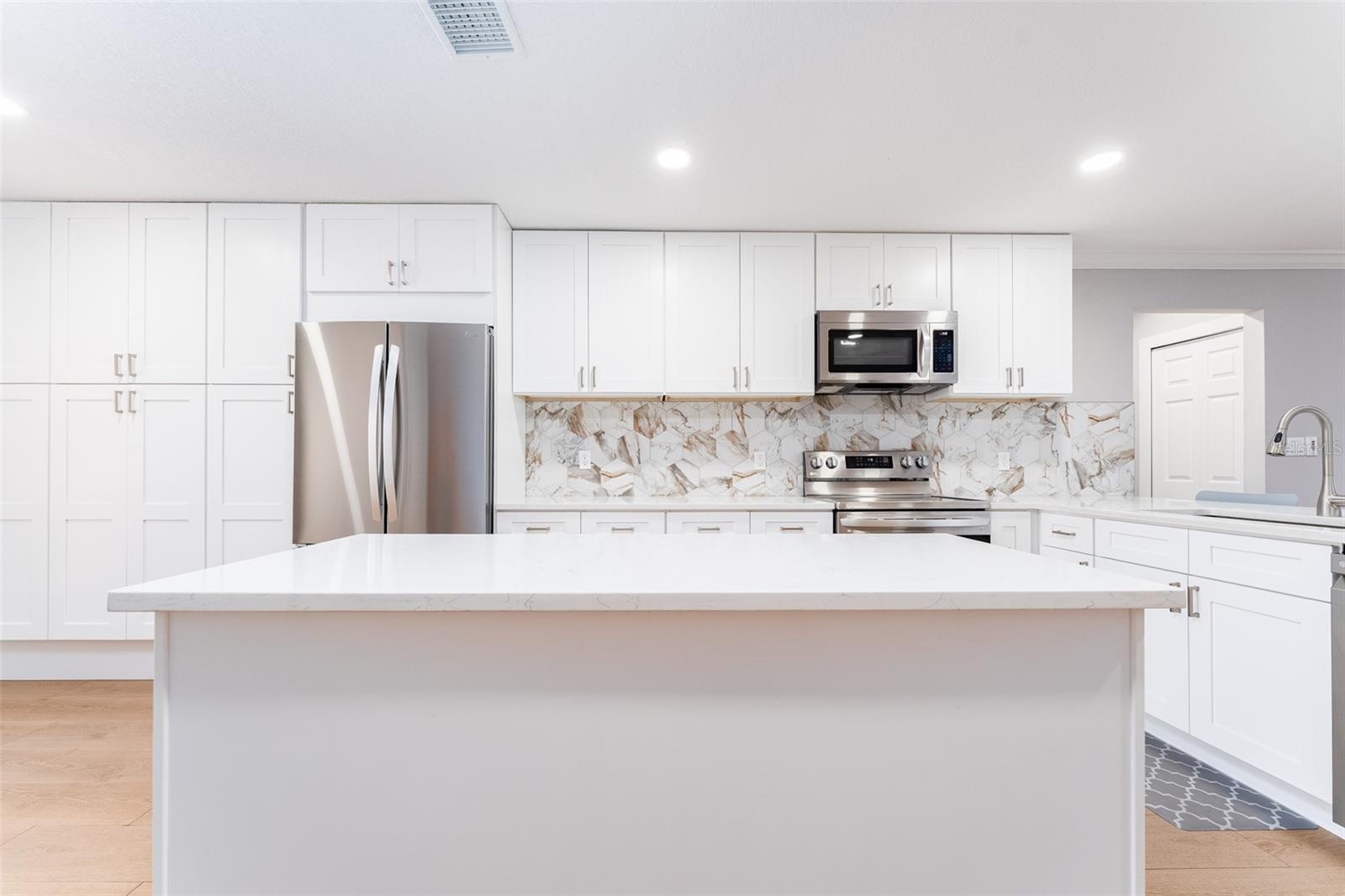 Image 7 of 33 For 4720 Brittany Drive S 139