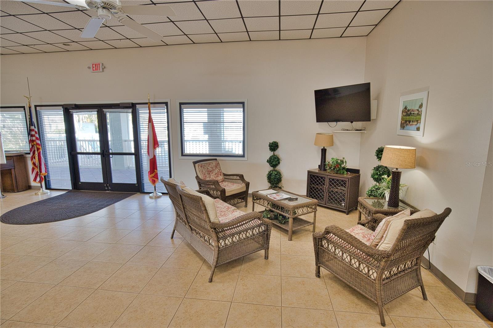 Image 10 of 64 For 409 Villa Nueva Circle