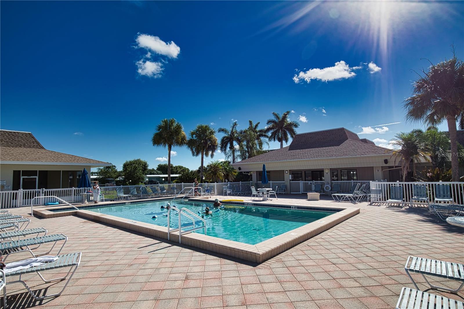 Image 11 of 64 For 409 Villa Nueva Circle