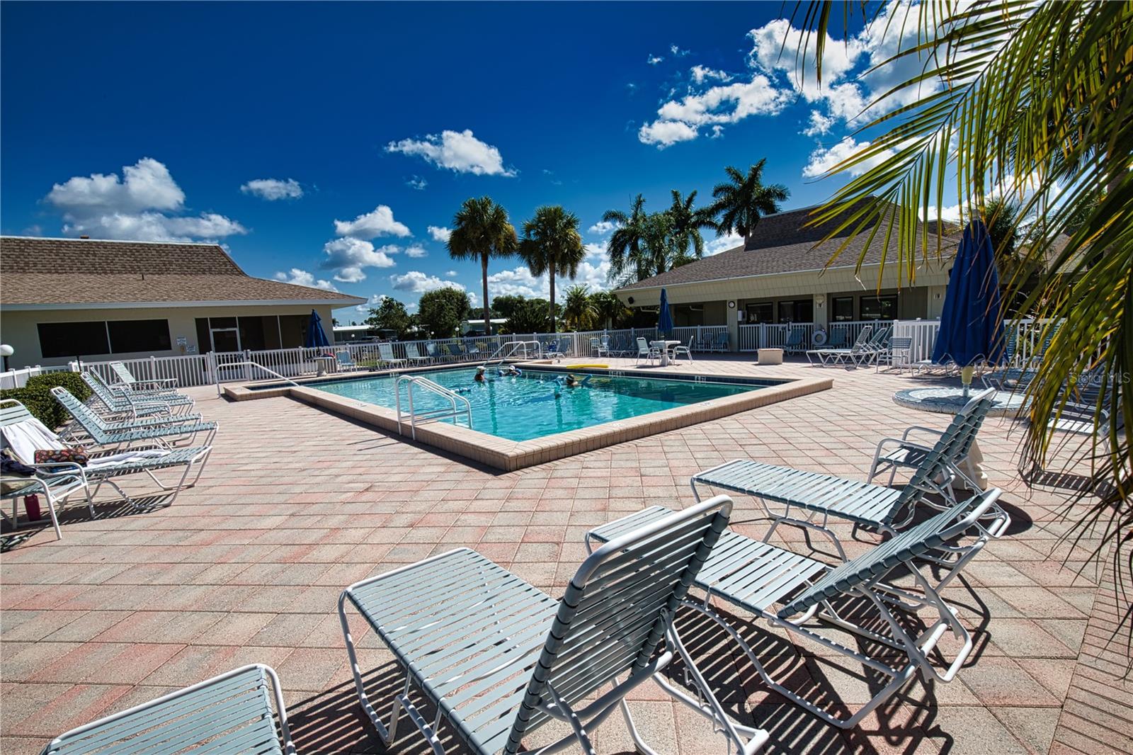 Image 18 of 64 For 409 Villa Nueva Circle