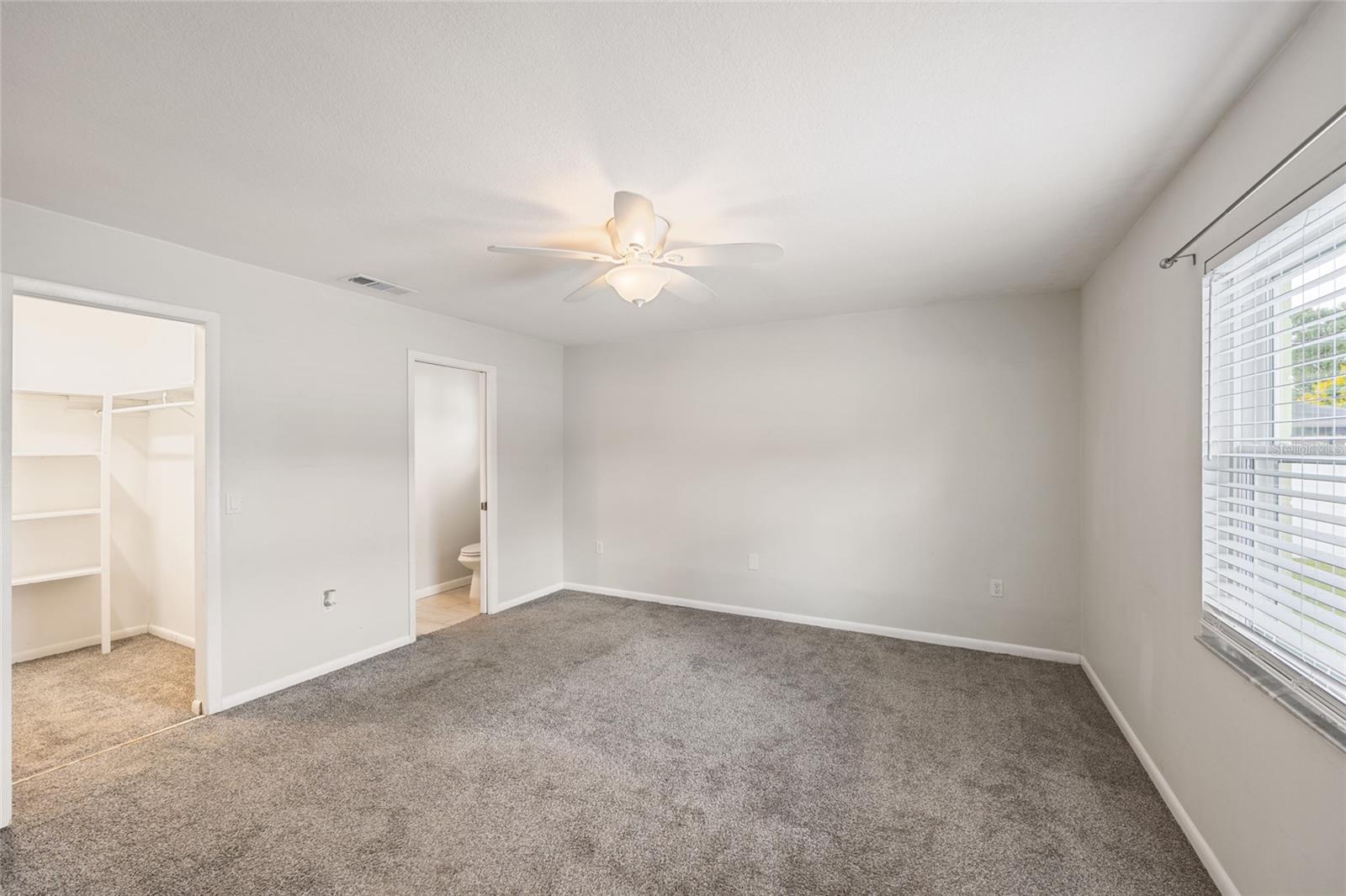 Image 11 of 31 For 934 Point View Lane