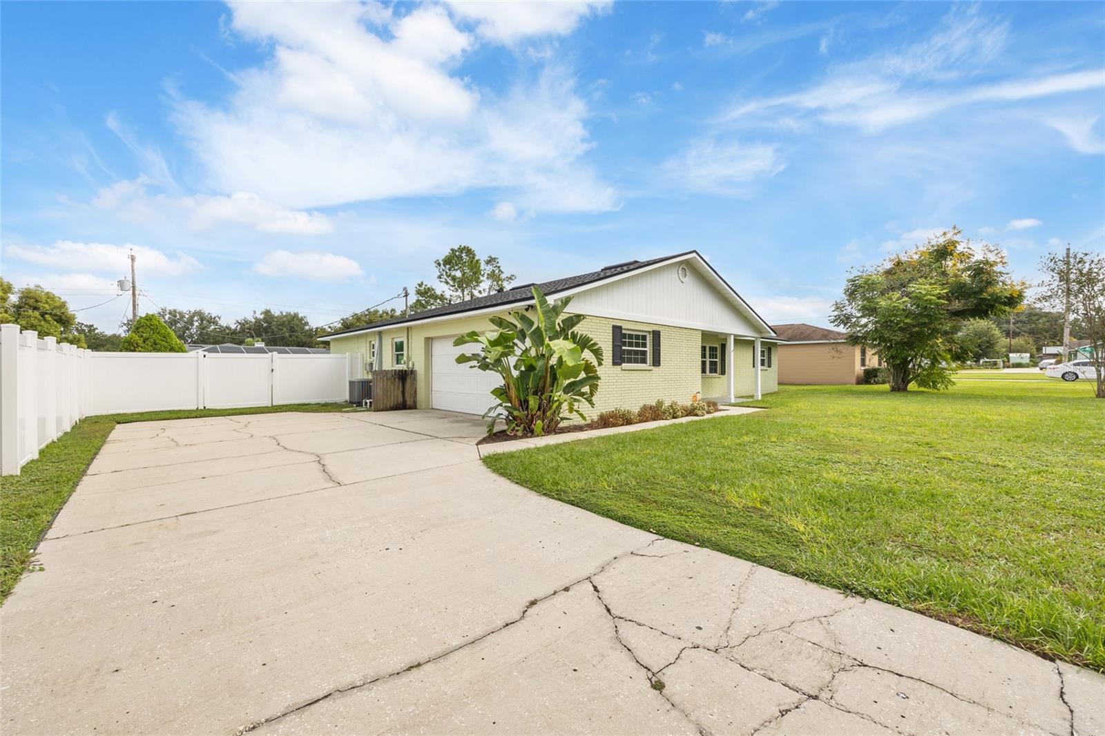 Image 2 of 31 For 934 Point View Lane