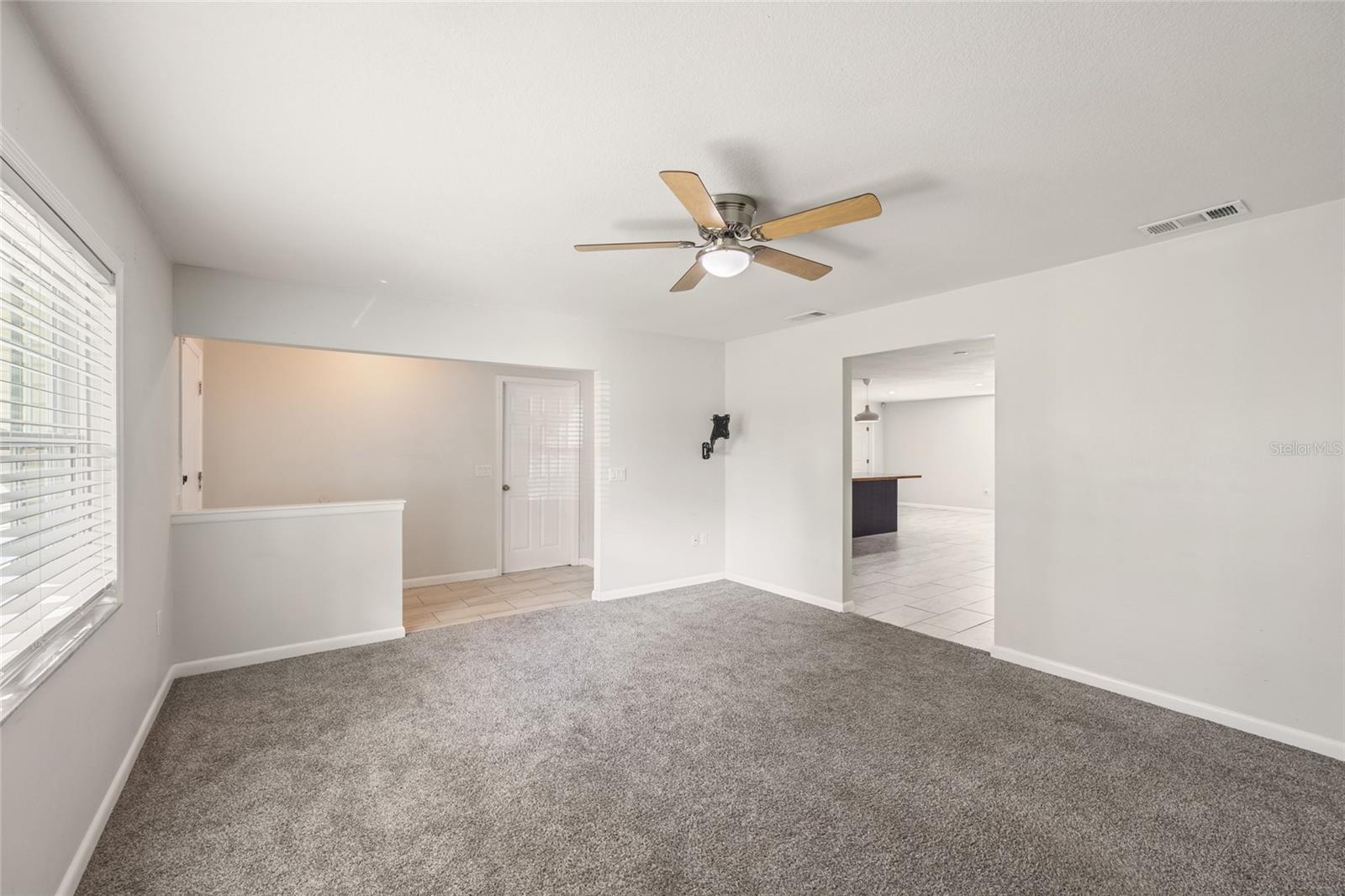 Image 4 of 31 For 934 Point View Lane
