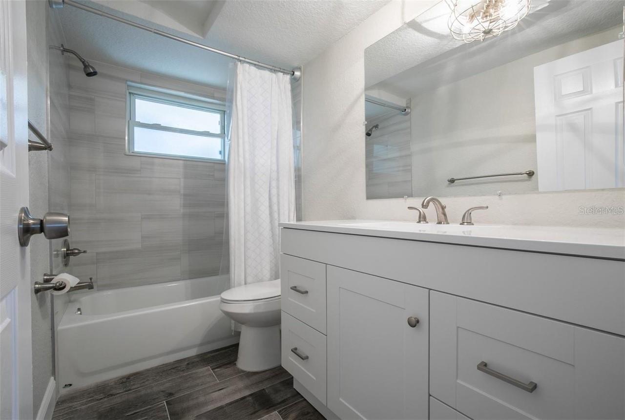 Image 21 of 28 For 7144 Fairfax Drive