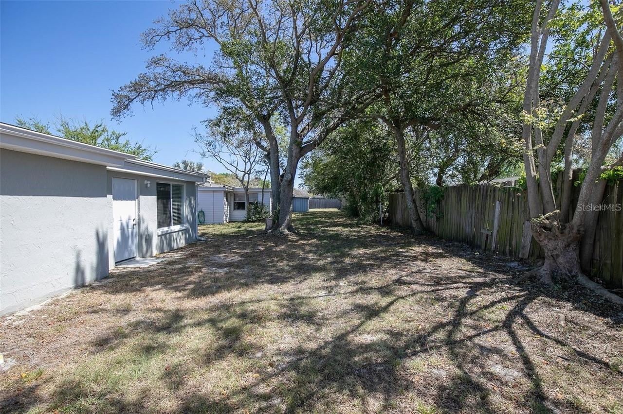 Image 24 of 28 For 7144 Fairfax Drive