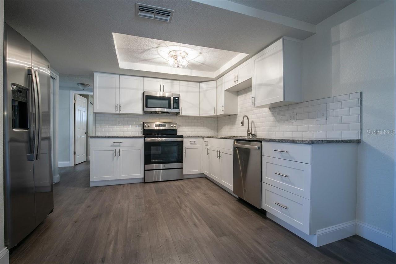 Image 6 of 28 For 7144 Fairfax Drive