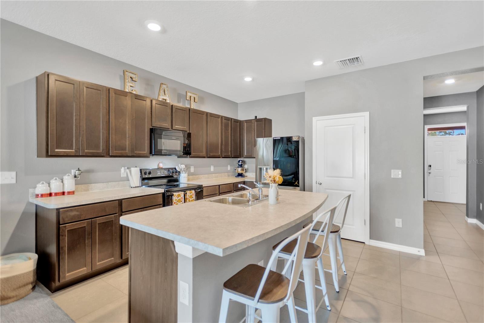 Image 6 of 24 For 762 Barclay Wood Drive