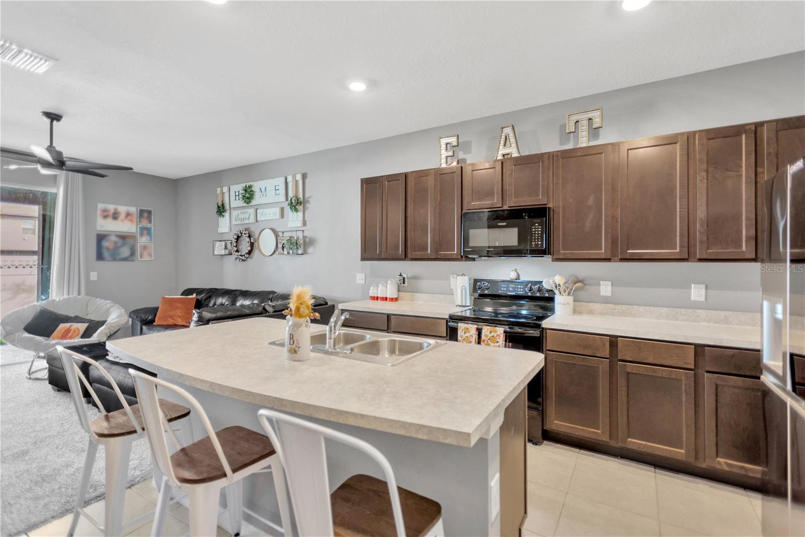 Image 7 of 24 For 762 Barclay Wood Drive