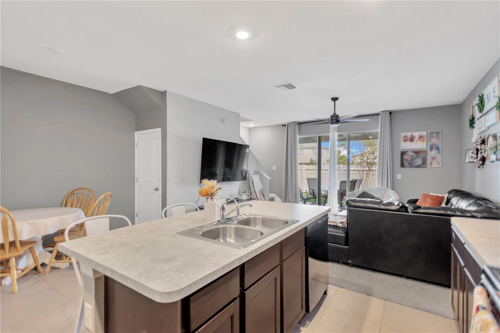 Image 8 of 24 For 762 Barclay Wood Drive