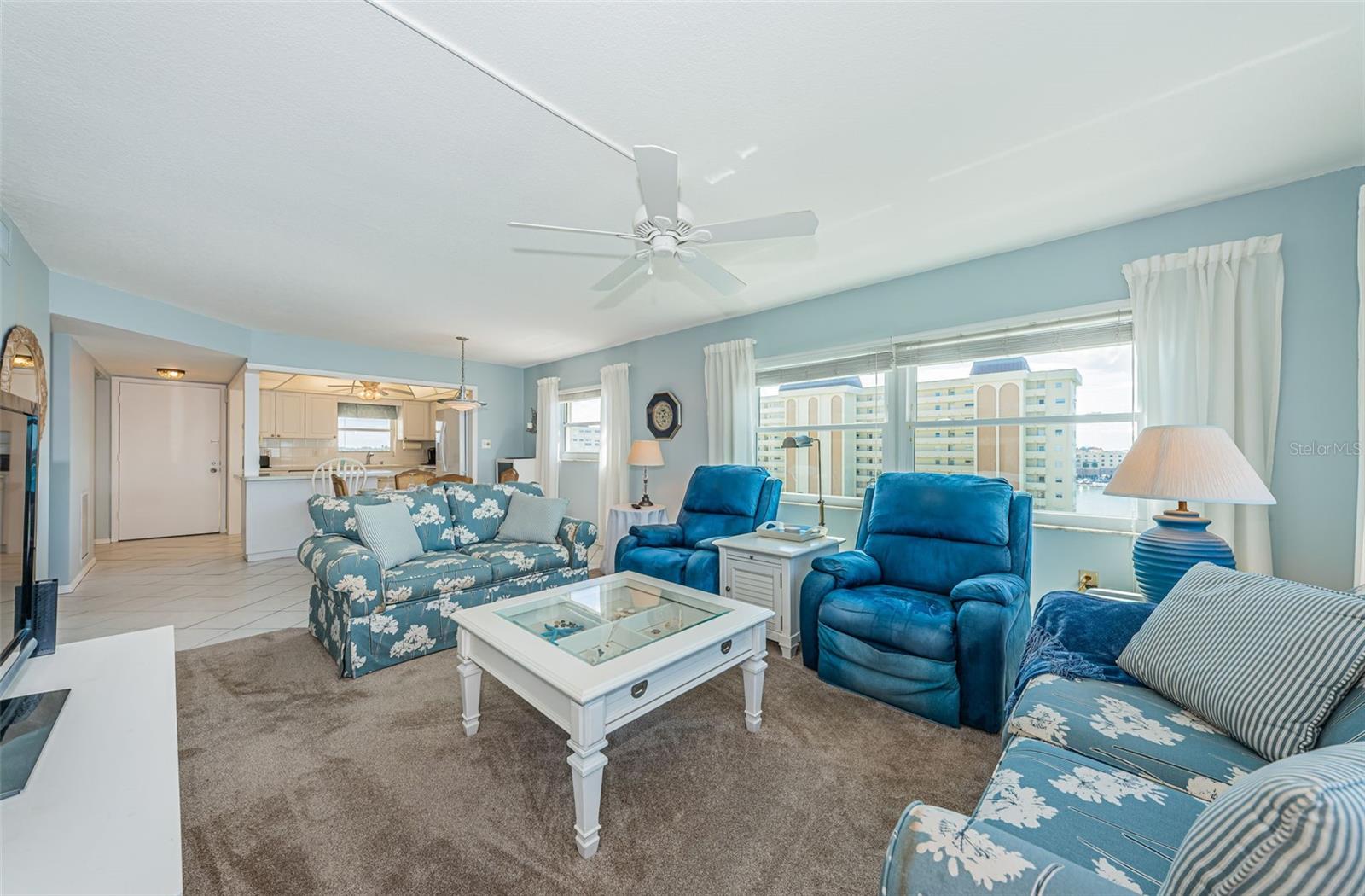 Image 14 of 58 For 4750 Cove Circle 801