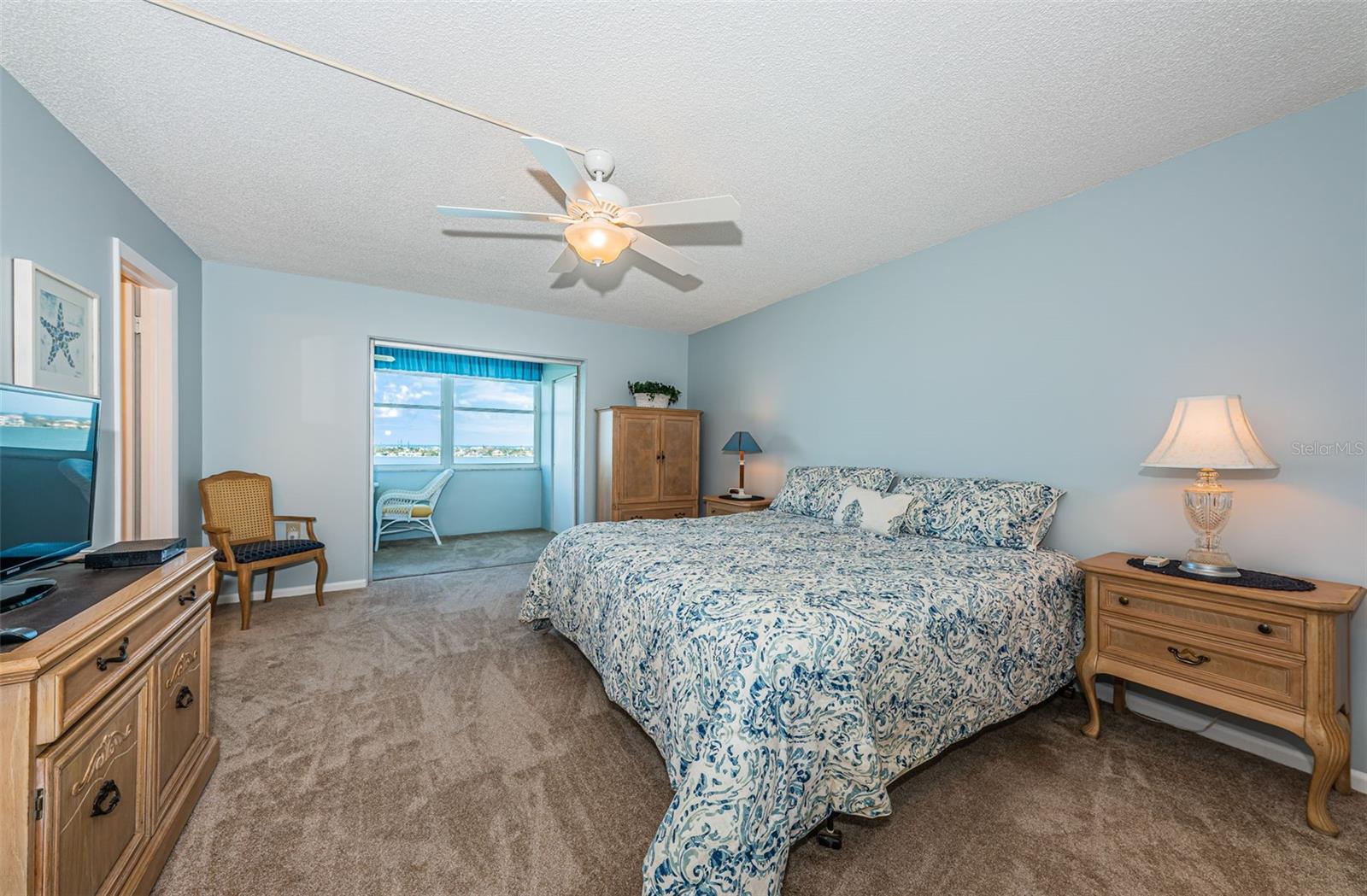 Image 22 of 58 For 4750 Cove Circle 801