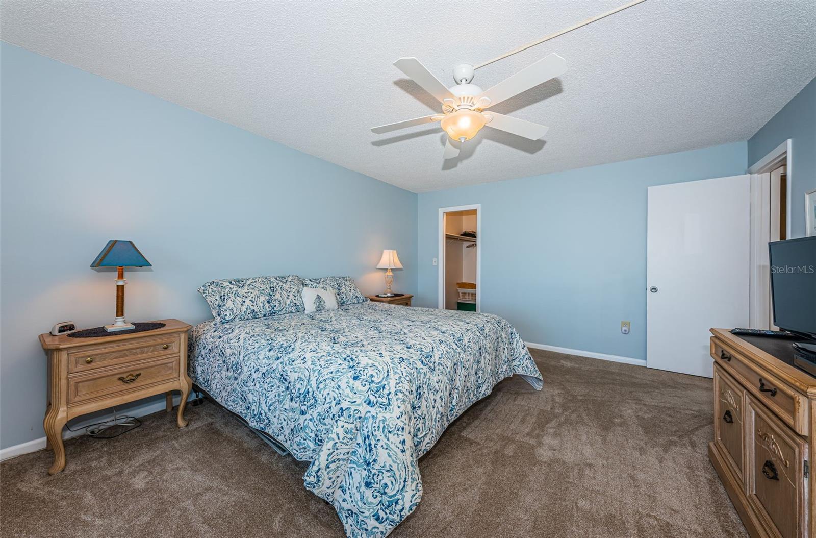 Image 23 of 58 For 4750 Cove Circle 801
