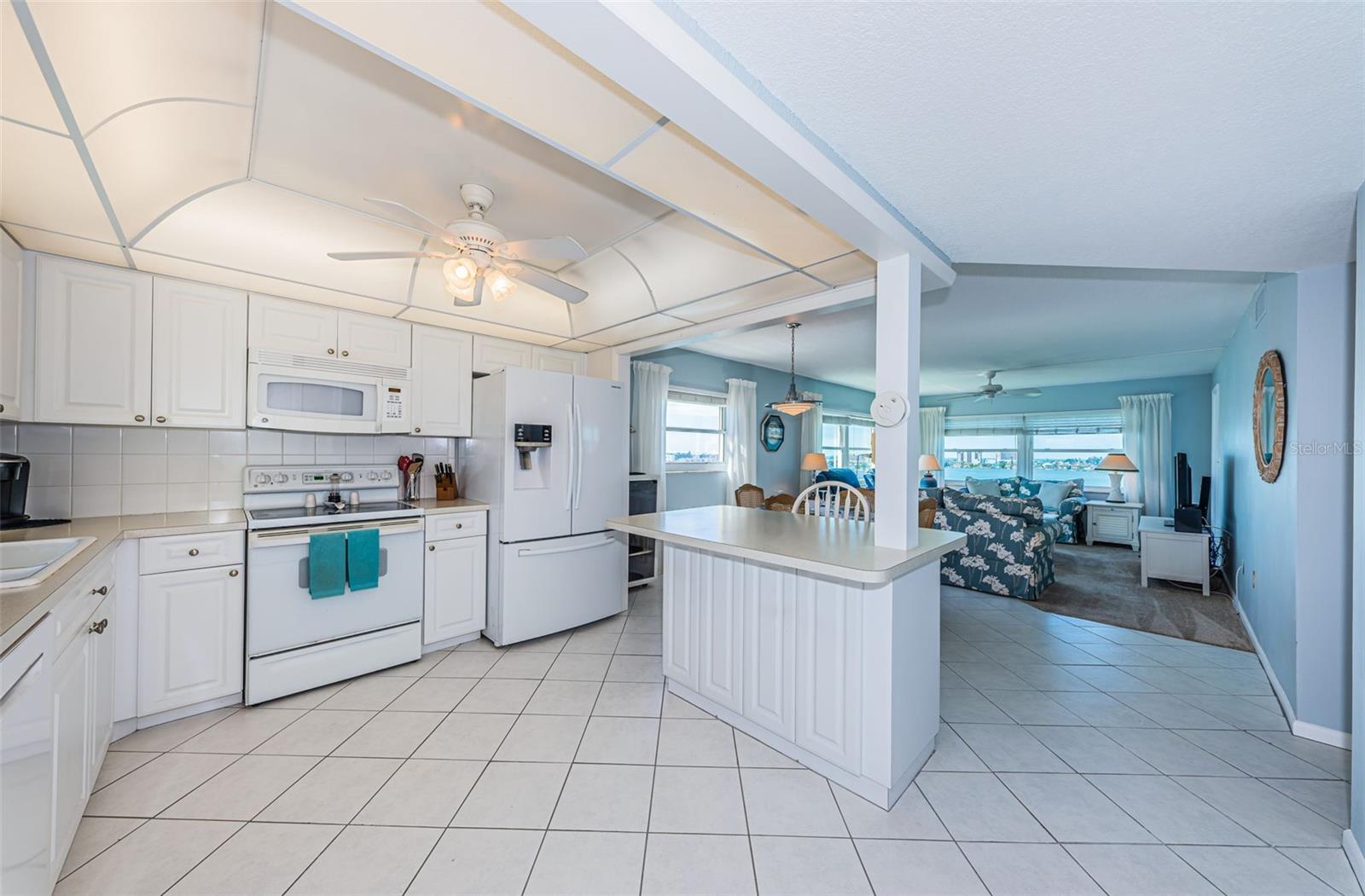 Image 4 of 58 For 4750 Cove Circle 801