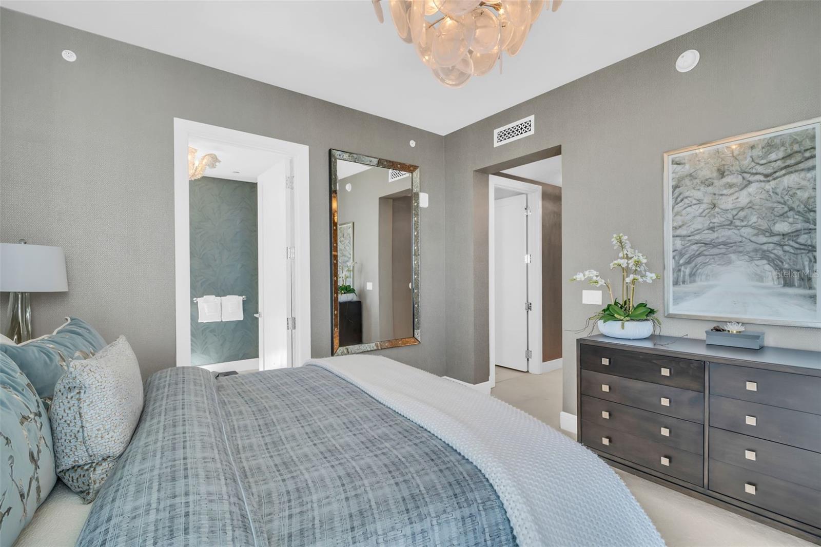 Image 11 of 61 For 100 1st Avenue N 3001