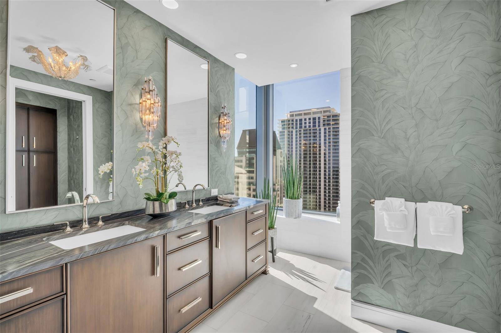 Image 19 of 61 For 100 1st Avenue N 3001