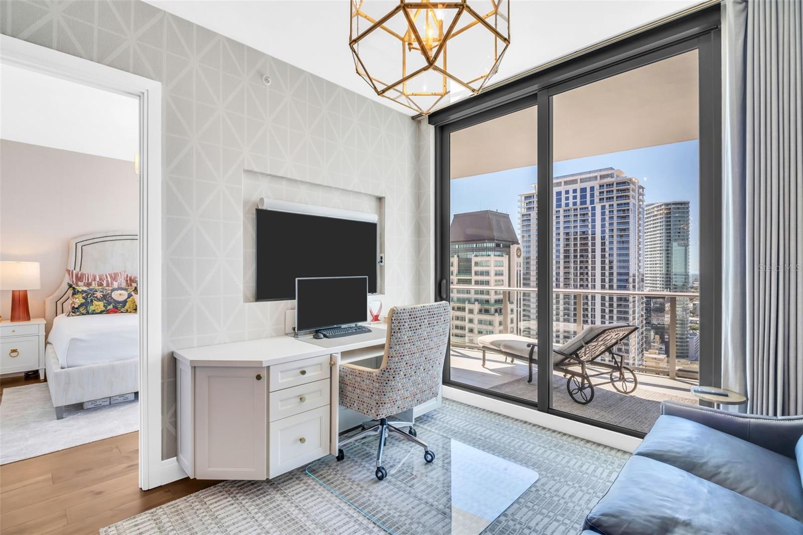 Image 21 of 61 For 100 1st Avenue N 3001