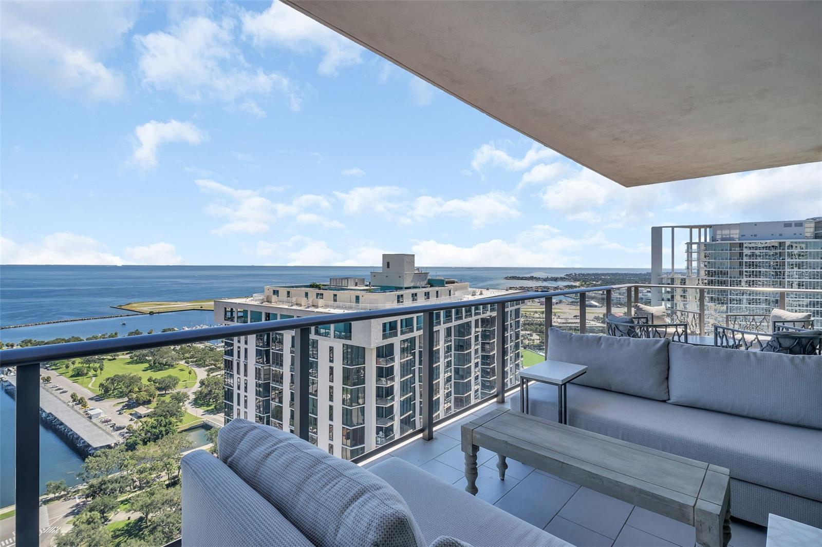 Image 3 of 61 For 100 1st Avenue N 3001