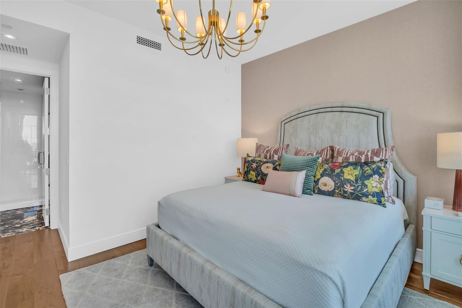 Image 36 of 61 For 100 1st Avenue N 3001