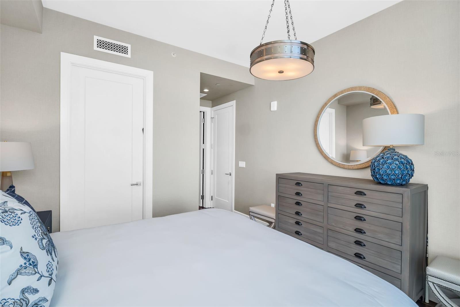 Image 49 of 61 For 100 1st Avenue N 3001