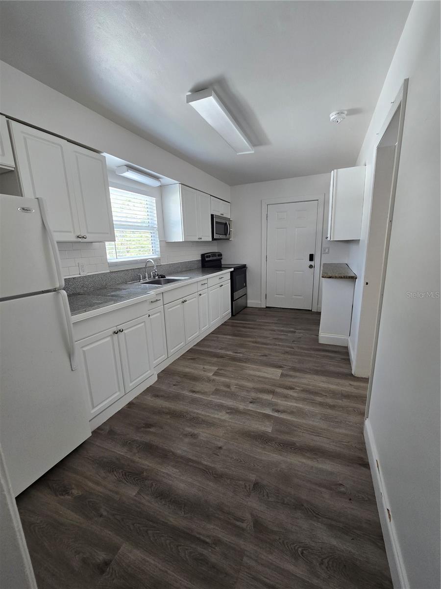 Image 3 of 9 For 4919 Renellie Drive 4