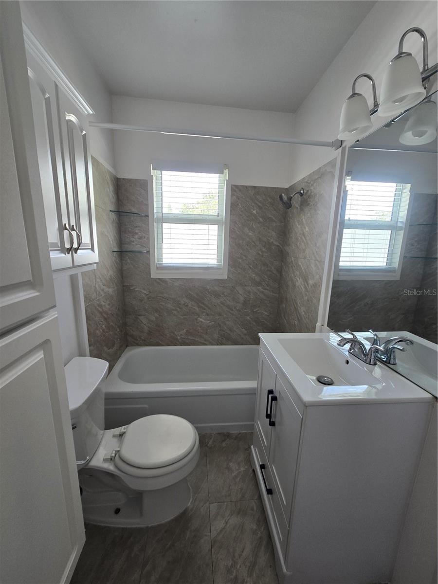 Image 7 of 9 For 4919 Renellie Drive 4