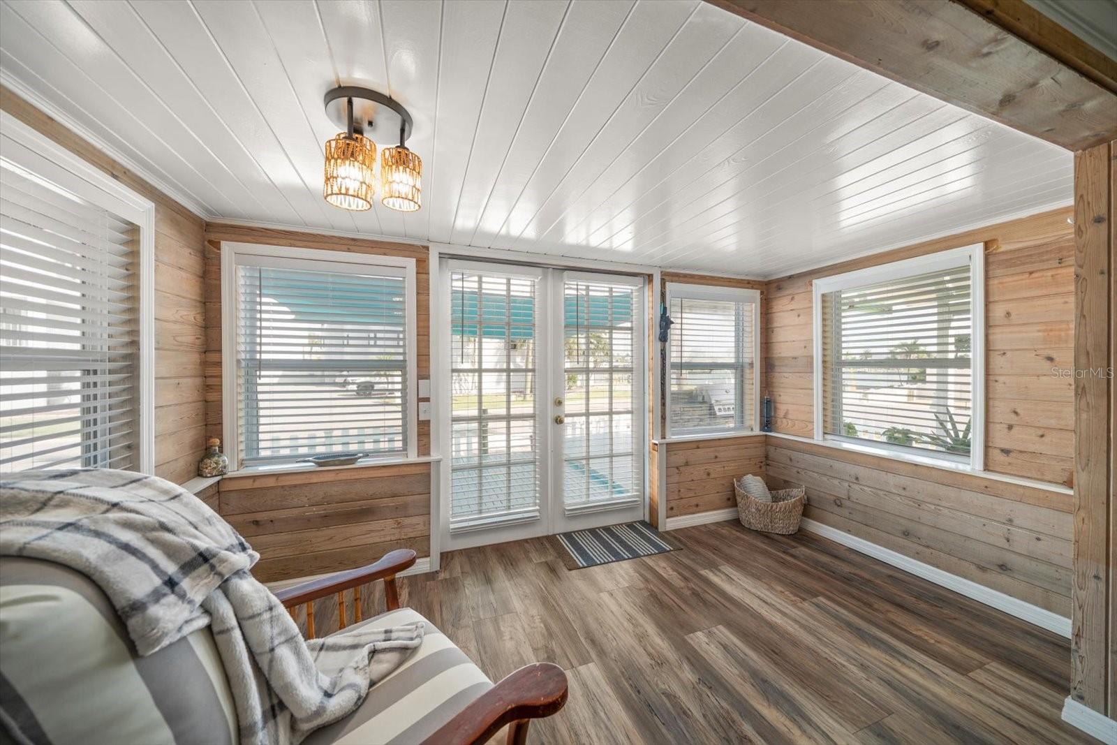 Image 4 of 47 For 115 99th Avenue