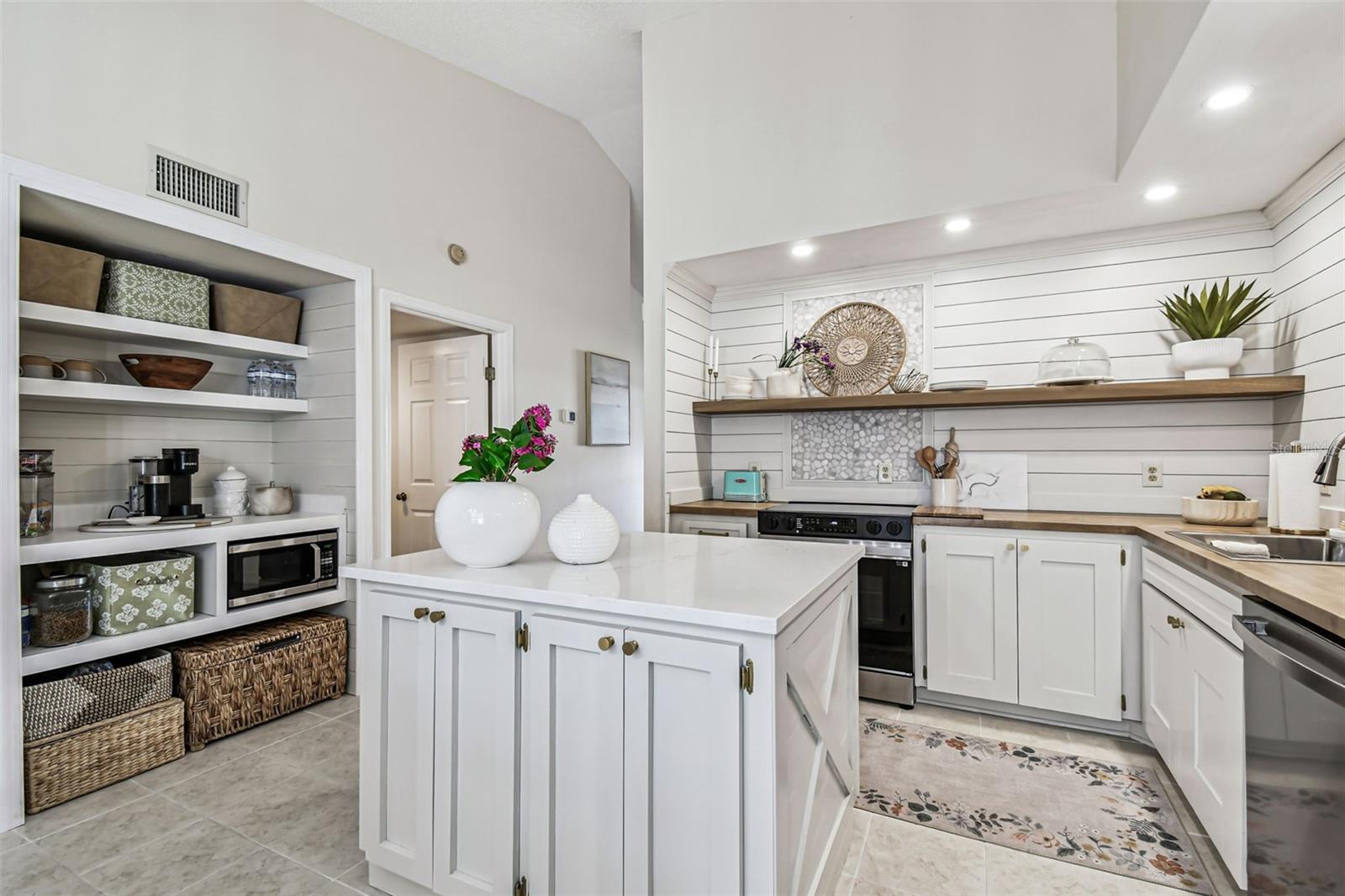 Image 19 of 56 For 2209 Utopian Drive E 307