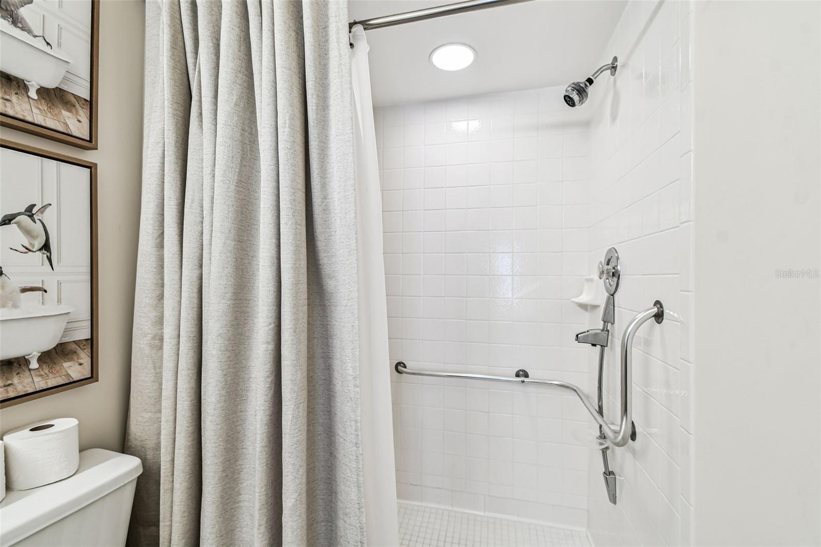 Image 24 of 56 For 2209 Utopian Drive E 307