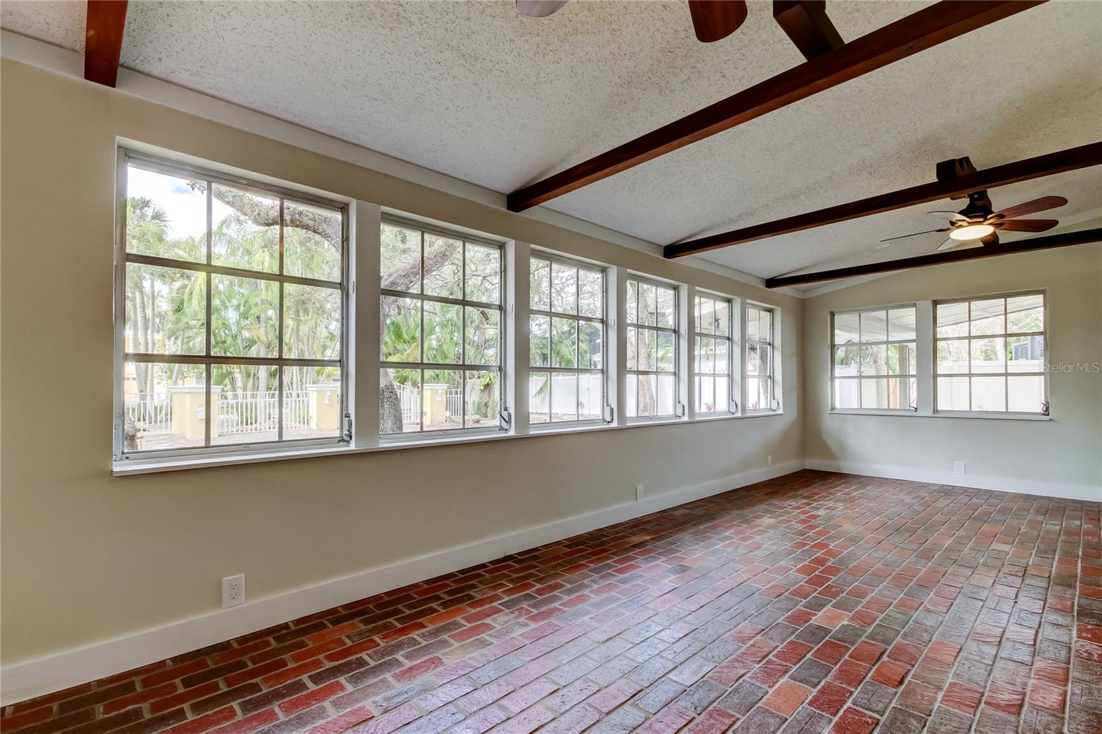 Image 9 of 32 For 2901 Pelham Rd N