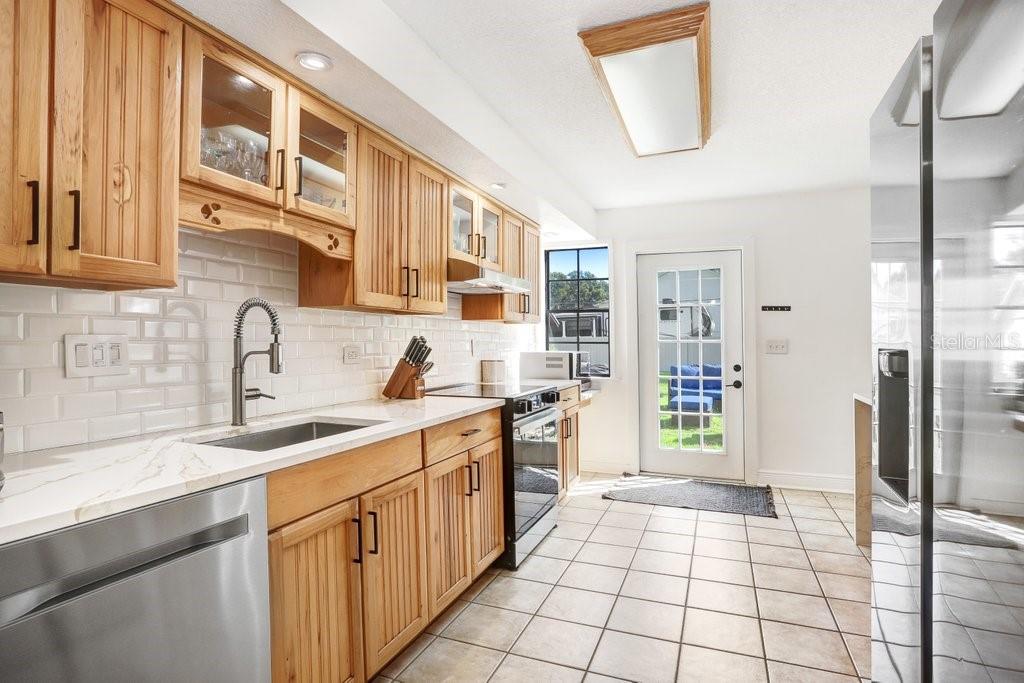 Image 11 of 47 For 9901 Gallagher Road