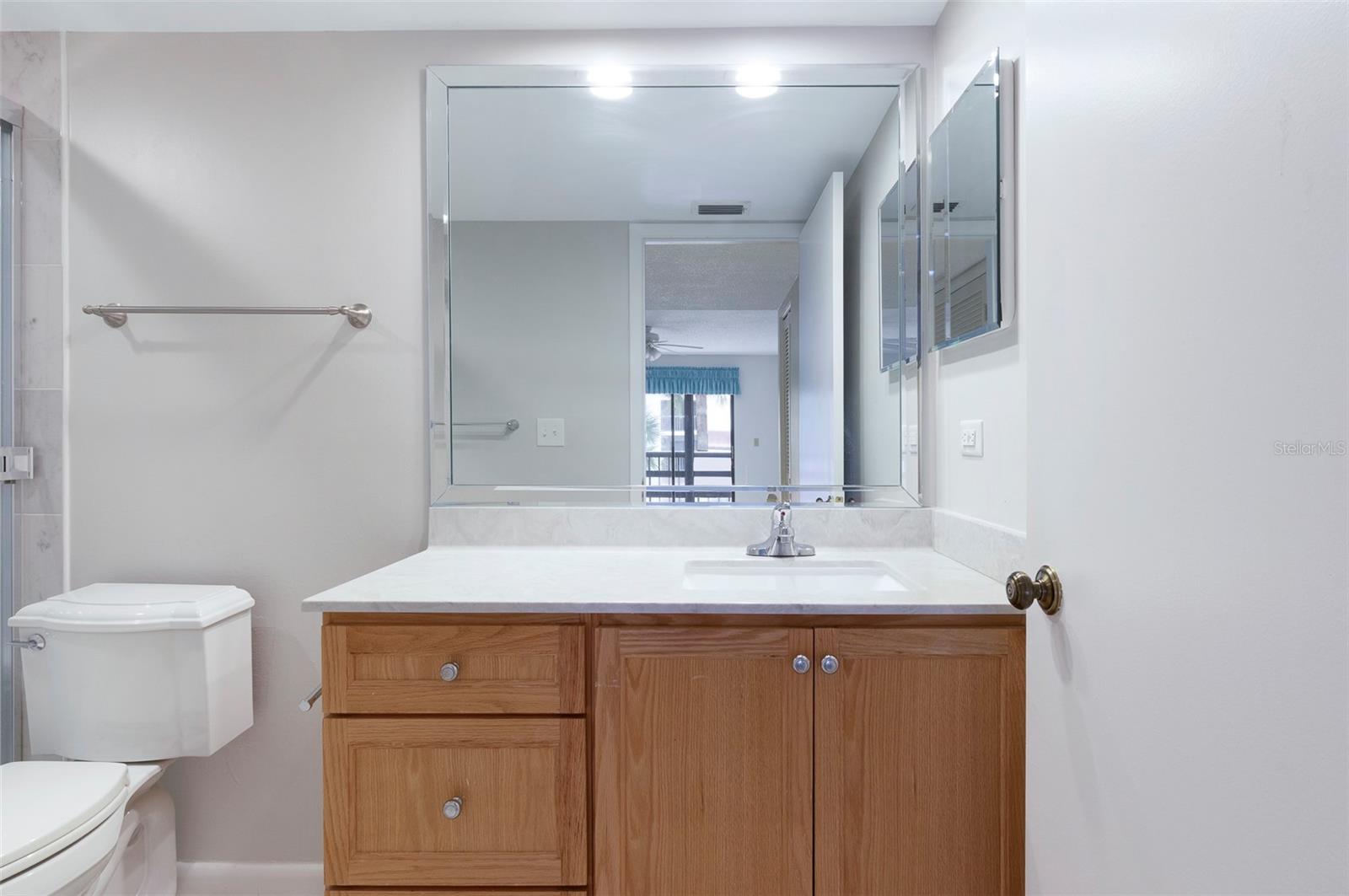 Image 18 of 32 For 2593 Countryside Boulevard 7203