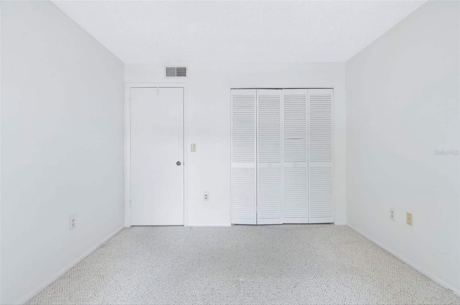 Image 21 of 32 For 2593 Countryside Boulevard 7203