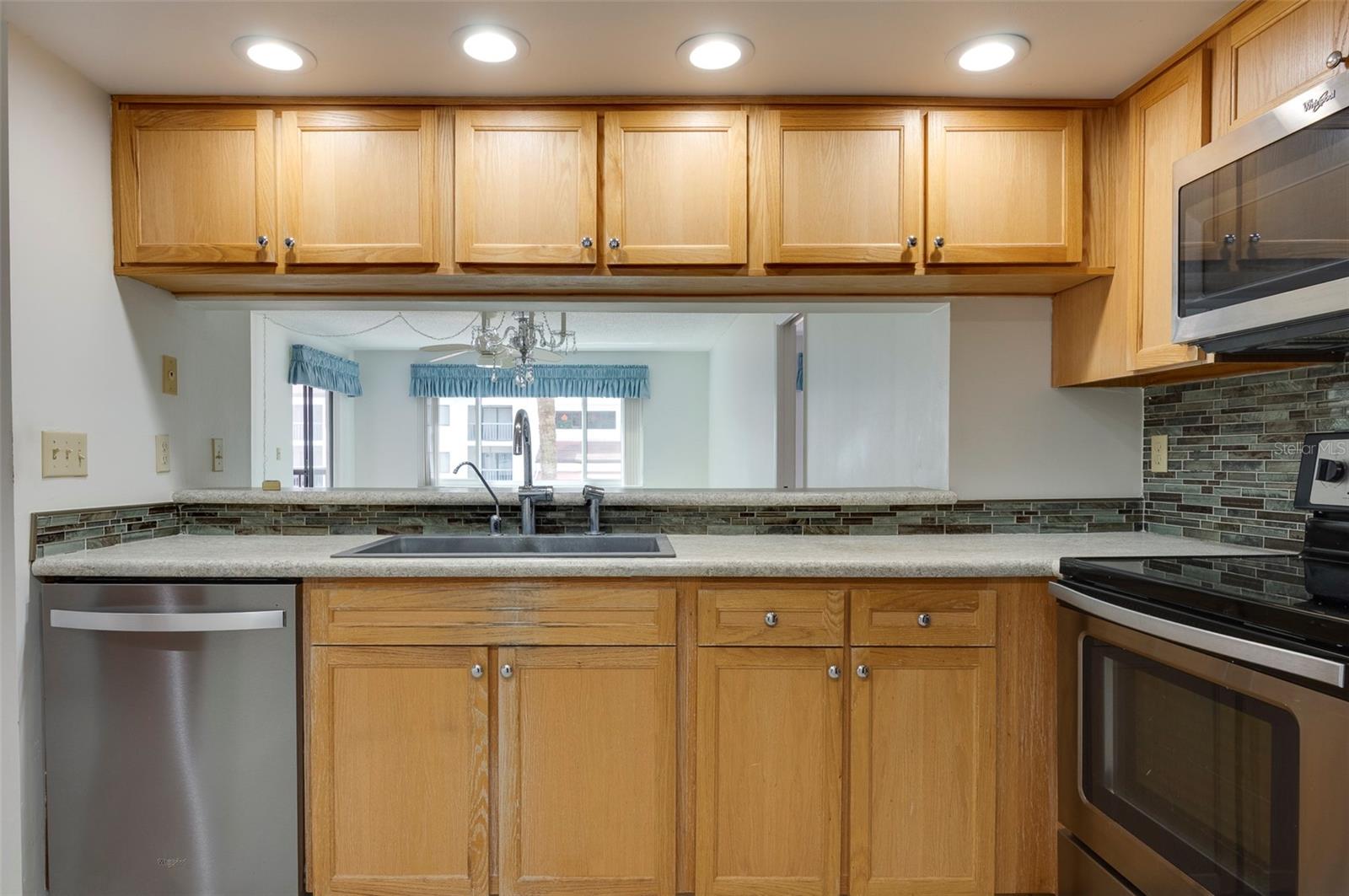 Image 5 of 32 For 2593 Countryside Boulevard 7203