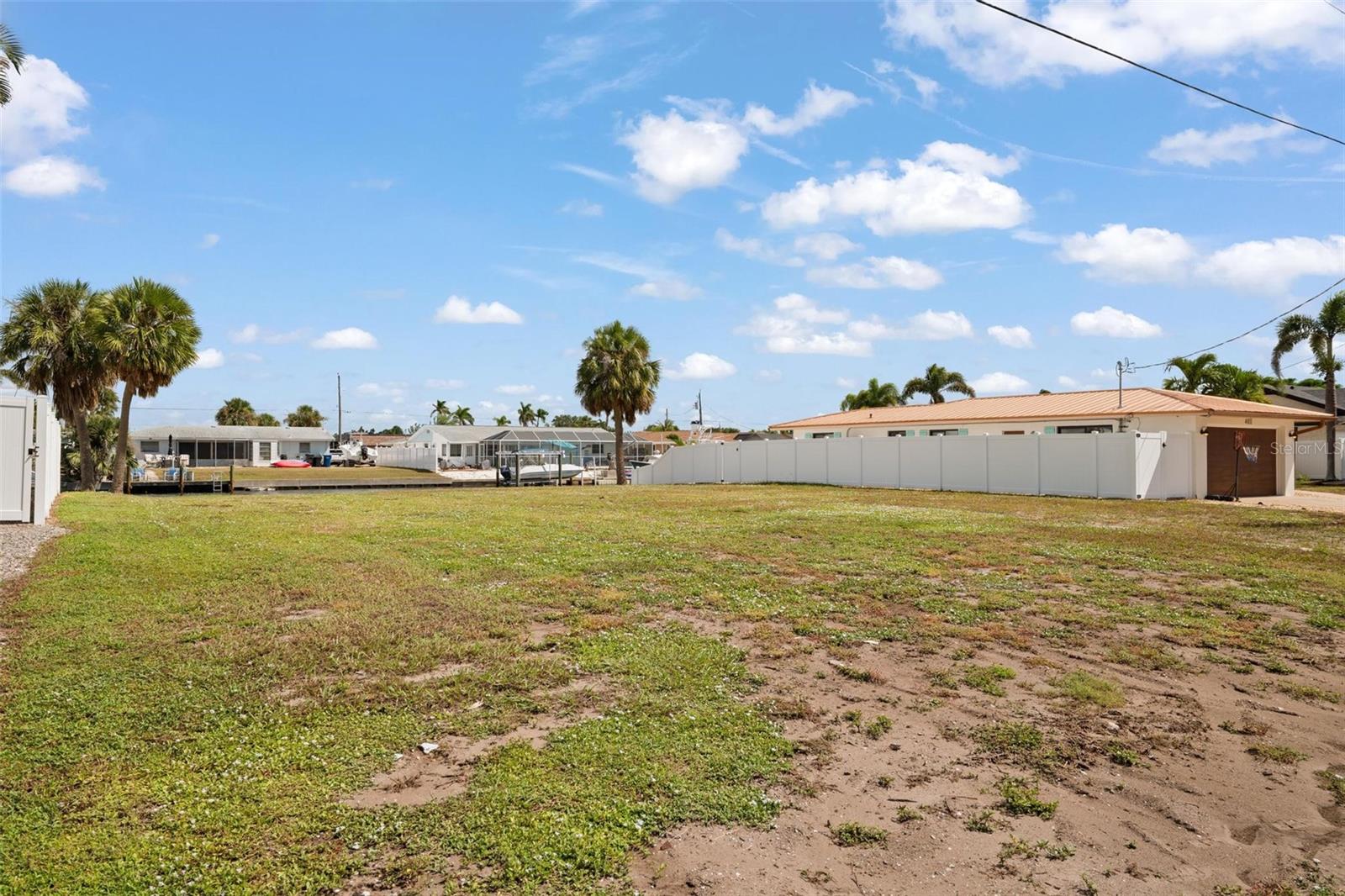 Image 21 of 23 For 4007 Coconut Terrace