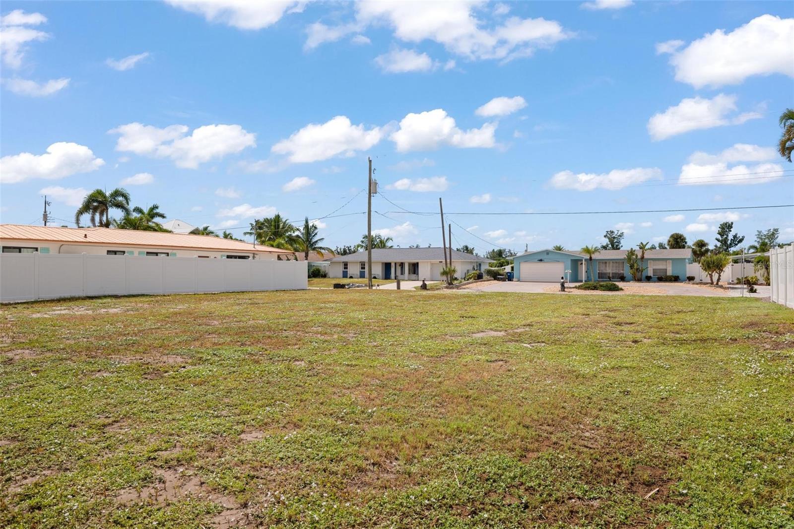 Image 22 of 23 For 4007 Coconut Terrace