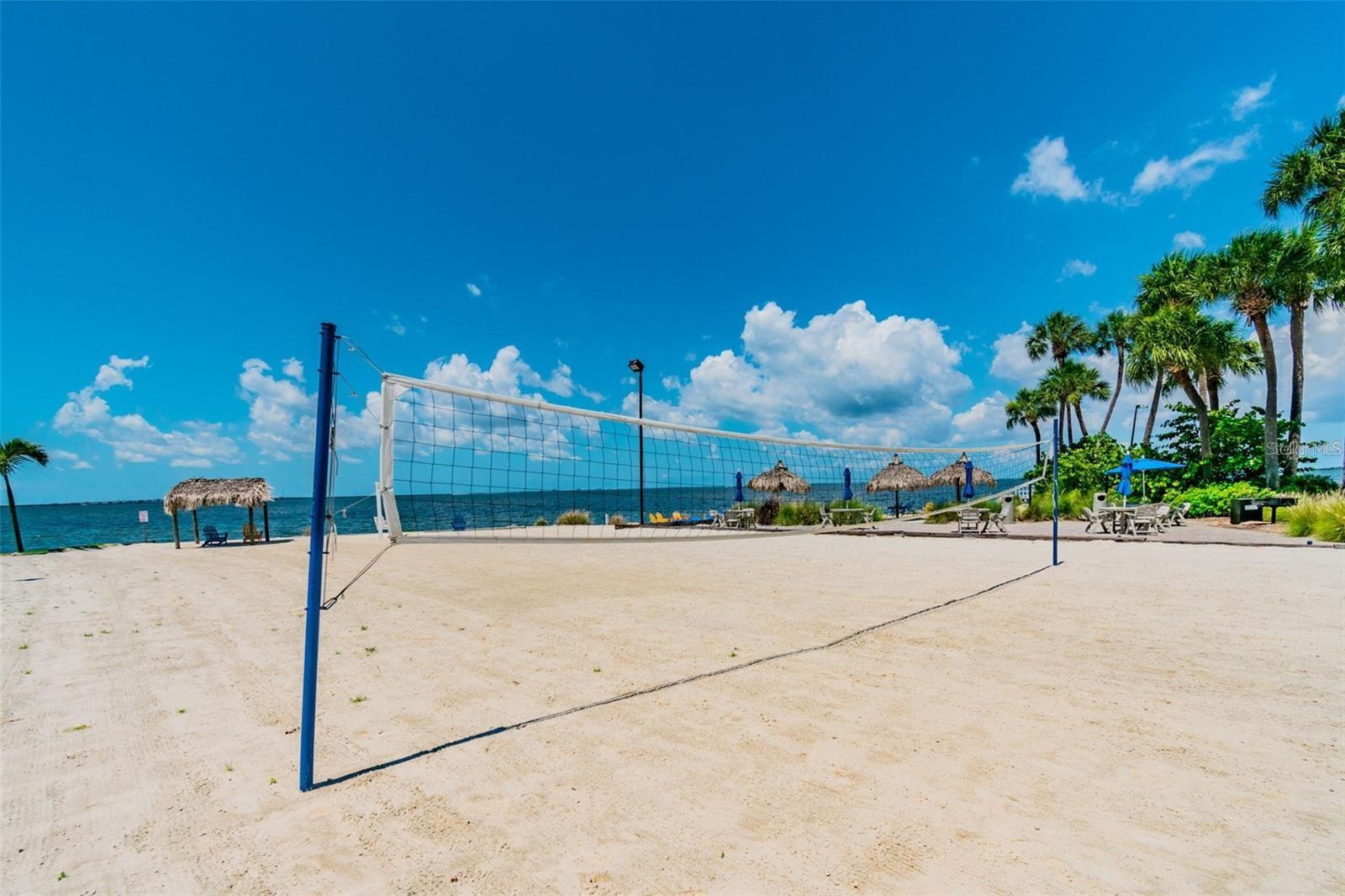 Image 21 of 33 For 2506 Rocky Point Drive 237