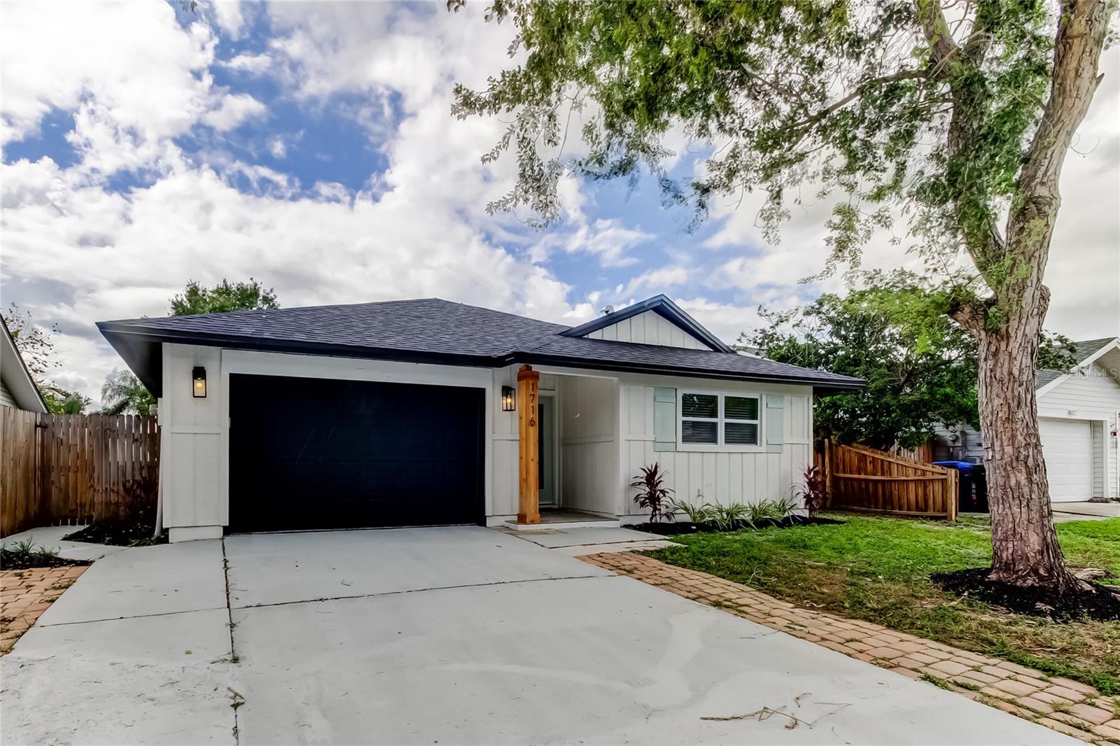 Image 2 of 45 For 1716 Pinecone Way