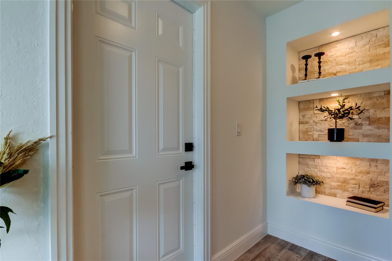 Image 5 of 45 For 1716 Pinecone Way